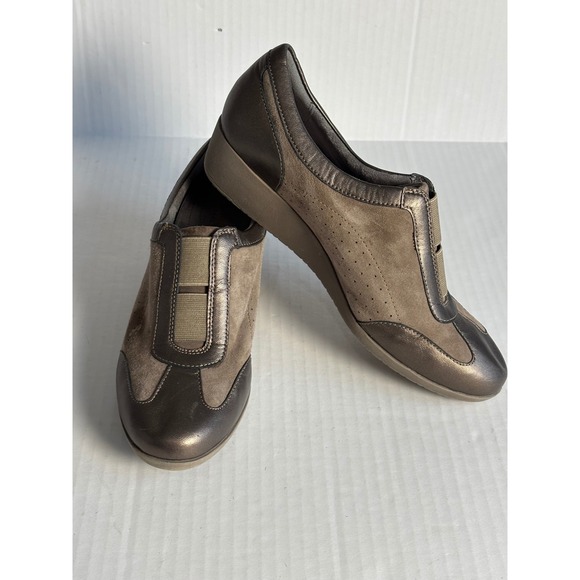 Clarks Artisan Bronze Metallic Slip On Comfort Wedge Shoes‎ Women's Size 8 - Picture 1 of 9